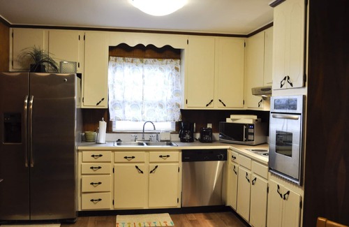 Cleveland Park House | 3-bedroom vacation home just 4 minutes to Nissan Stadium