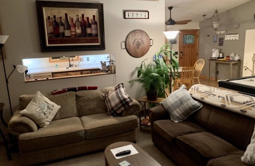 Orchard Homes House | 3-bedroom vacation home just 15 minutes from Bitterroot Valley