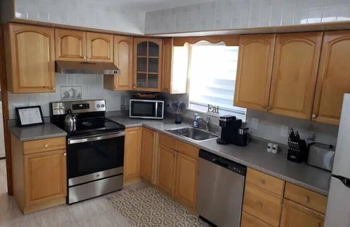 Nazareth House | 3-bedroom vacation home just 12 minutes from Lafayette and Lehigh College.