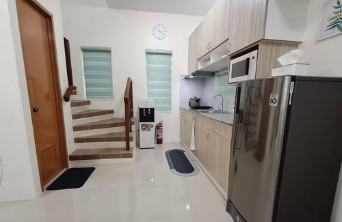 Dauis House | 3-Bedroom Vacation Home Near Airport and White Sand Beaches