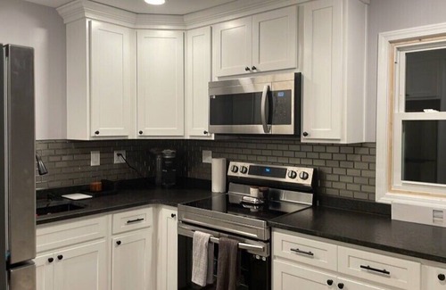 Buffalo House | 3-bedroom vacation home 13 minutes from University At Buffalo - North Campus