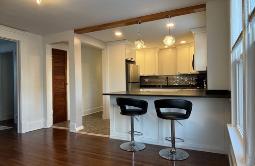 Buffalo House | 3-bedroom vacation home 13 minutes from University At Buffalo - North Campus