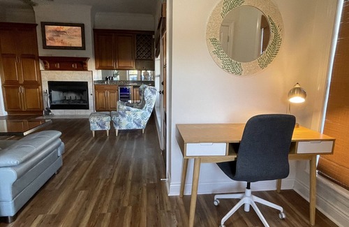 Lake Charles House | 3-bedroom vacation home steps to Prien Lake Park and 1.5 mile to Casinos.