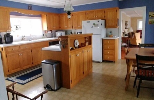 Londonderry Other | 3 bedroom Vermont Farmhouse centrally located near ski resorts and lakes