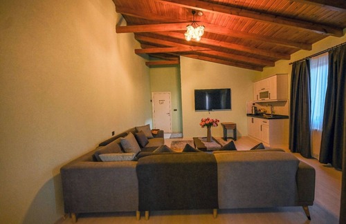 Serdivan Villa | 3-bedroom villa in lovely Serdivan with AC, WiFi
