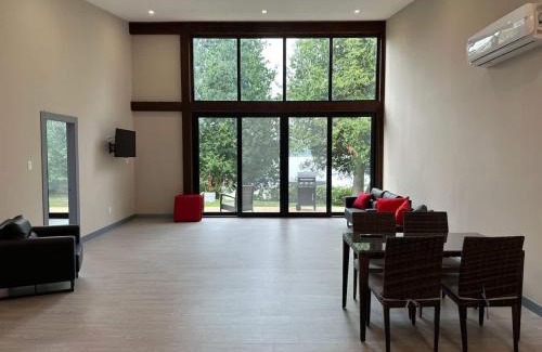 Lakefield House | 3-bedroom Villa in Lakefield #17