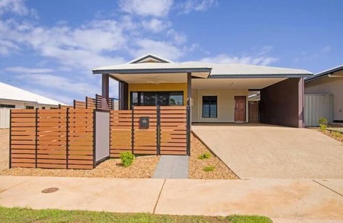 Durack House | 3 bedroom Villa in Palmerston, NT