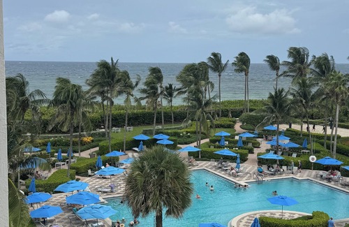 Marco Island Villa | 3-bedroom villa in Marriotts Crystal shore on the beach at fabulous Marco Island