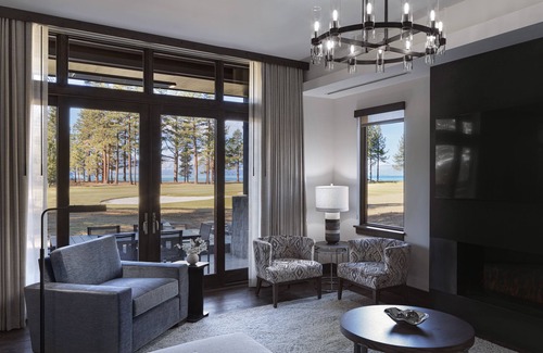 Stateline House | 3 Bedroom Villa Suite Lakeview
