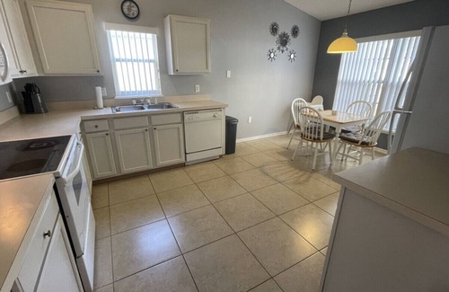 Clear Creek Villa | 3 Bedroom Villa with Poolside Cinema and Games Room Close to theme Parks sleeps 6+2