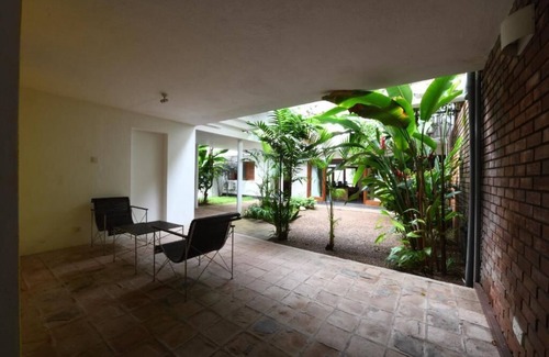 Kollupitiya Villa | 3-Bedroom Villa with Sri Lanka Contemporary Art & Architecture Experiences