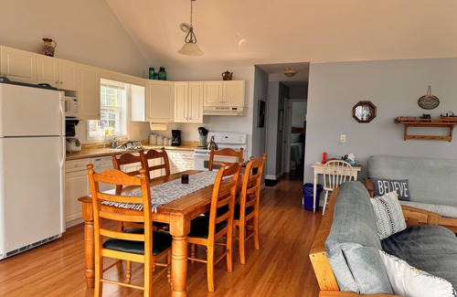 Russellville House | 3 Bedroom Waterfront bungalow on the banks of the Miramichi River