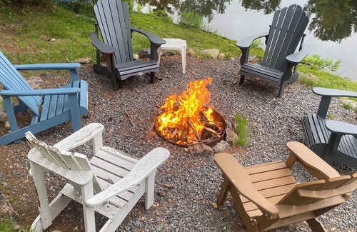Gravenhurst Cottage | 3 bedroom waterfront cottage on quiet Sunny Lake in Muskoka.