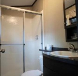 Roseneath House | 3 Bedroom Waterfront Cottage 13