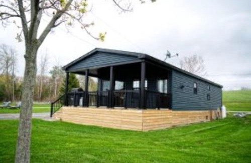 Roseneath House | 3 Bedroom Waterfront Cottage 12