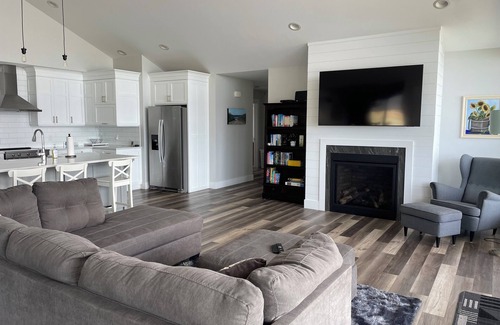 Brackley Beach House | 3 bedroom Waterfront Home | Brackley Bay | Enjoy Autumn in PEI or book 2026 now!