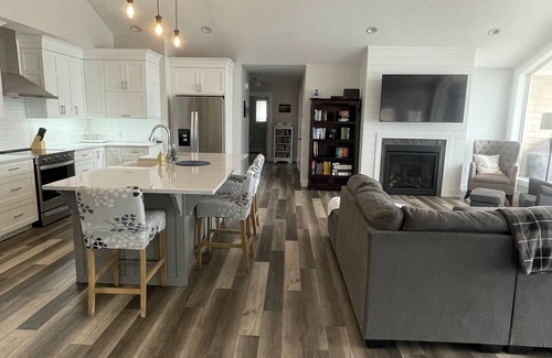 Brackley Beach House | 3 bedroom Waterfront Home | Brackley Bay | Enjoy Autumn in PEI or book 2026 now!