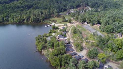 Bracebridge House | 3 Bedroom Waterview Cottage Monarch Blvd 237