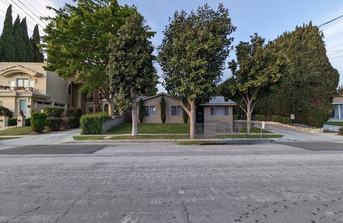 Mount Wilson House | 3 bedroom with 4 beds, 2 bathroom. Central to Los Angeles Metro Area, 7123