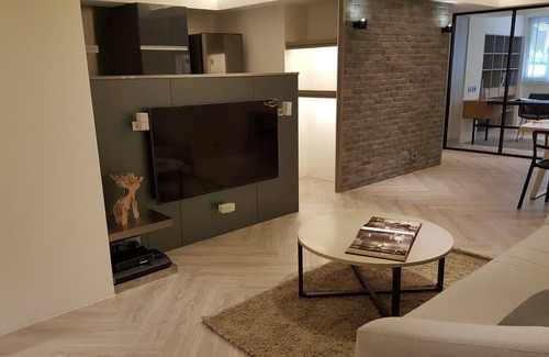 Daan Apartment | 3 Bedrooms+1 Study +3 Bathrooms (Near Taipei 101 & MRT) Home Isolation is OK