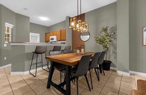 Crystal Cove House | 3 Bedrooms/2.5 Bathrooms/Lake Berkley (1121PR)