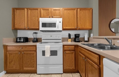 Crystal Cove House | 3 Bedrooms/2.5 Bathrooms/Lake Berkley (1121PR)