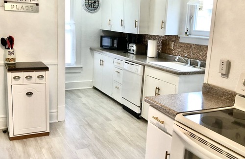 South Haven House | 3 Bedrooms, 2 Bath Easy Walk Downtown, Close to South Beach!