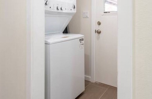 Bonita House | 3 Bedrooms, 2 Bath, Free Parking, Wifi, & Back Yard