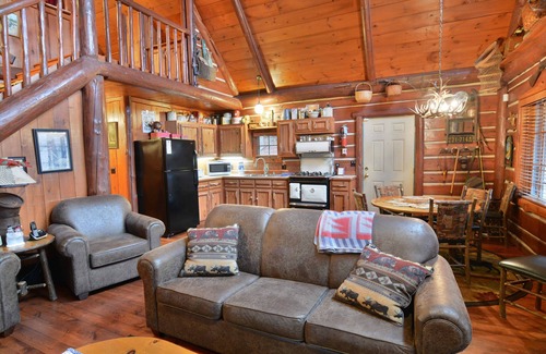 Hayward House | 3 BEDROOMS 2 BATHROOM SLEEPS 6