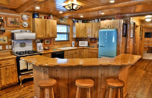 Hayward House | 3 BEDROOMS 2 BATHROOM SLEEPS 10