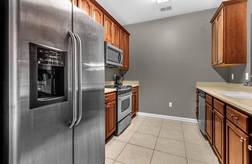 Williamsburg Condo | 3 Bedrooms/2 Bathrooms/Vista Cay (4024-203 BD)