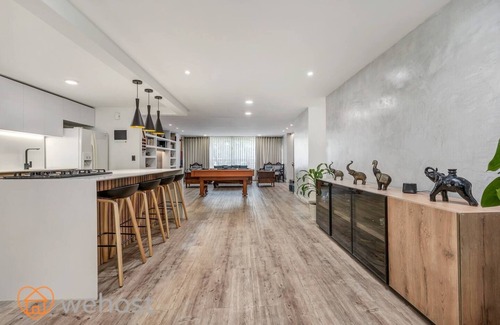 Las Lomas I Apartment | 3 Bedrooms 4 Bathrooms