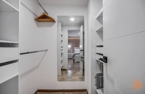 Las Lomas I Apartment | 3 Bedrooms 4 Bathrooms