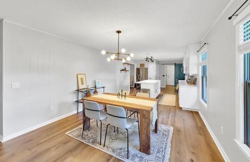 Murray House | 3 Bedrooms 8 Guests Modern Ranch Retreat on Half Acre