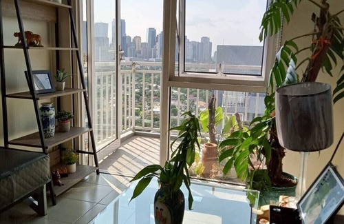 Ugong Apartment | 3 Bedrooms Access Penthouse Condo Unit