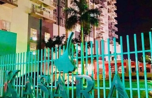 Ugong Apartment | 3 Bedrooms Access Penthouse Condo Unit