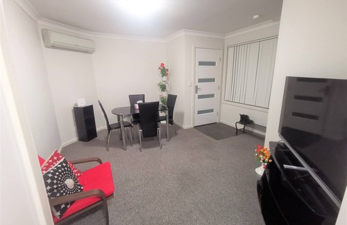 Shortland House | 3-Bedrooms all with attached bath townhouse in Shortland