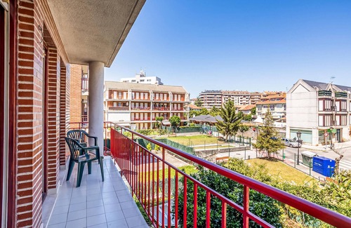 Colindres Apartment | 3 Bedrooms Apartment In Colindres
