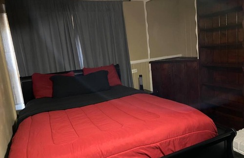 Winston - Salem House | 3 bedrooms close to hospital, downtown & College