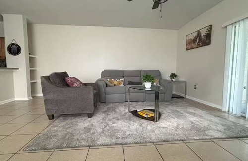 OakLeaf Plantation House | 3 Bedrooms Condos at Cottages Oakleaf