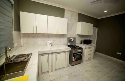 Accra Apartment | 3 bedrooms | Entire Flat | Amasaman, Accra