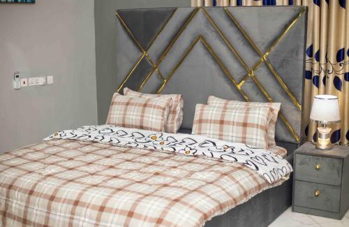 Accra Apartment | 3 bedrooms, Entire Flat, Amasaman - Accra