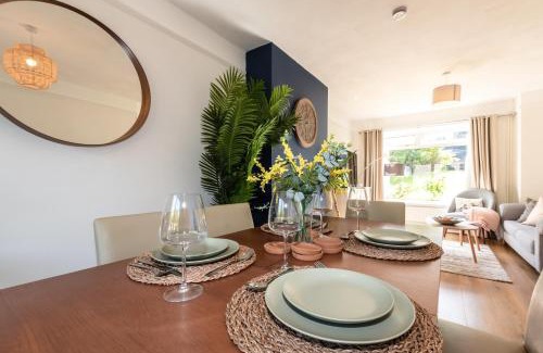 Southampton Ski Chalet | 3 Bedrooms house ideal for long Stays!
