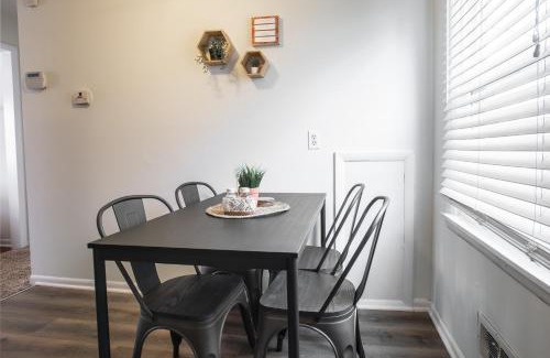 South Kansas City Villa | 3 Bedrooms House in Waldo Kansas City
