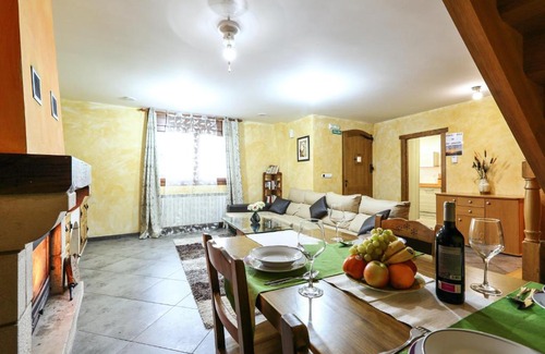 Arellano House | 3 bedrooms house with furnished terrace at Arellano