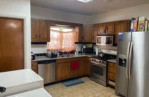 Canarsie House | 3 BEDROOMS HOUSE WITH WOOD FIREPLACE