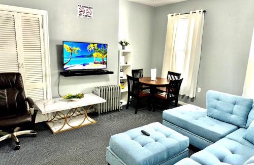 Queens Apartment | 3 Bedrooms Huge Apt in LIC, Very close to MANHATTAN