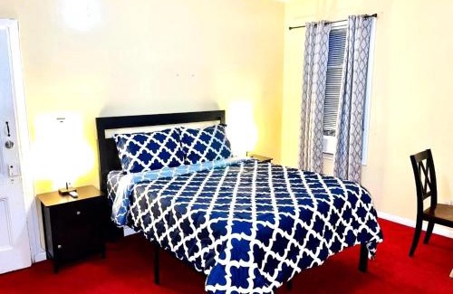 Queens Apartment | 3 Bedrooms Huge Apt in LIC, Very close to MANHATTAN