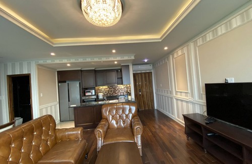 Phuong 6 Apartment | 3 Bedrooms Luxury Apartment, Skyline Pool,1 km from Ben Thanh Market
