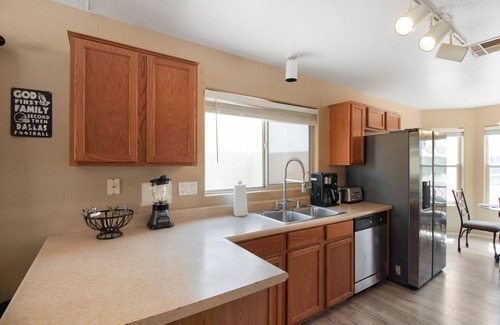 Maryvale House | 3 Bedrooms | Near State Farm Stadium | Pets